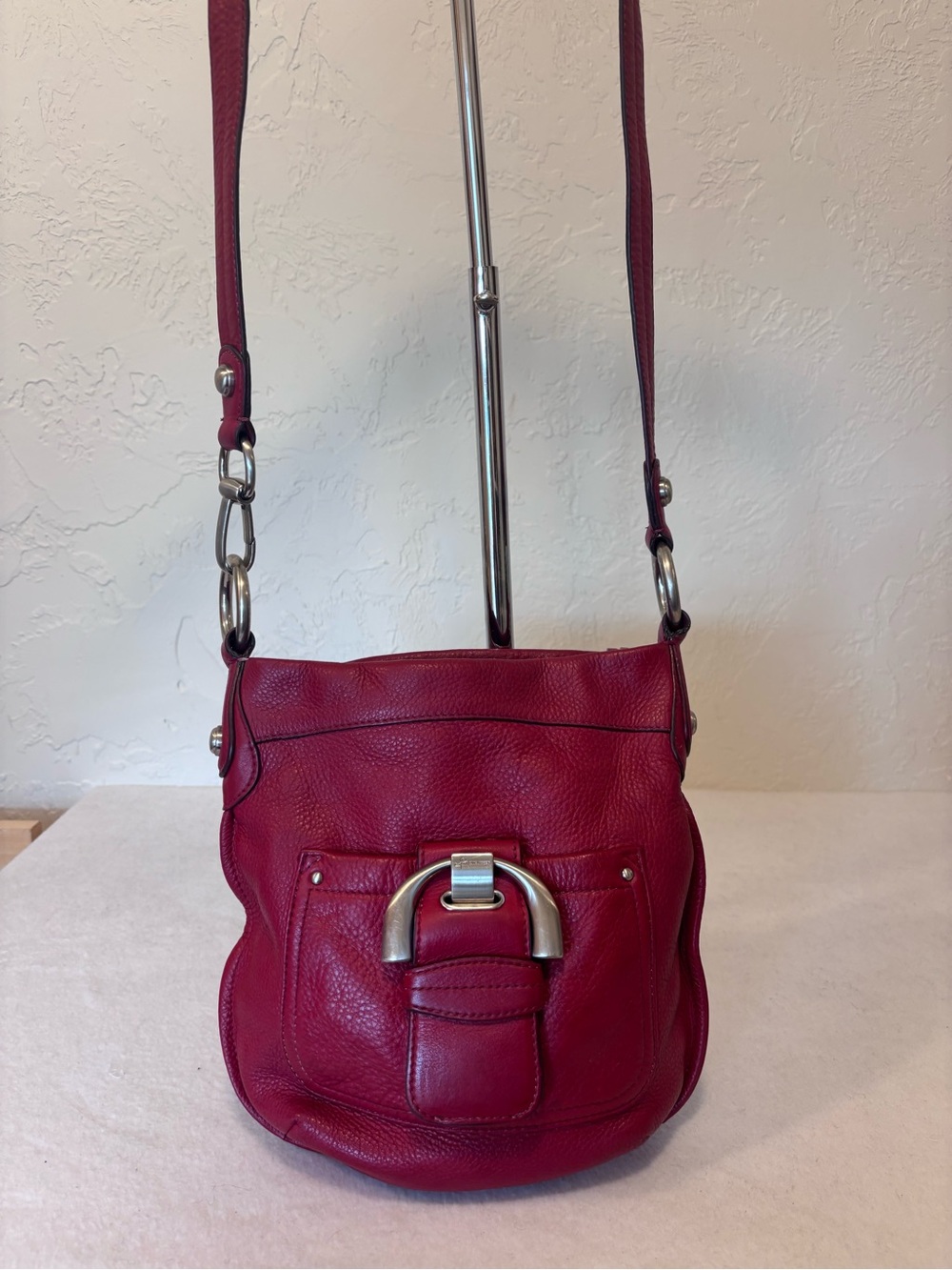 B. Makowsky Westbourne Red Pebbled Leather Crossbody Shoulder Bag